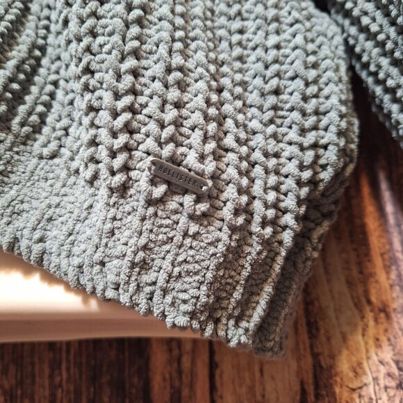 Hollister women's knitted sweater! Cropped size medium! - Picture 2 of 5